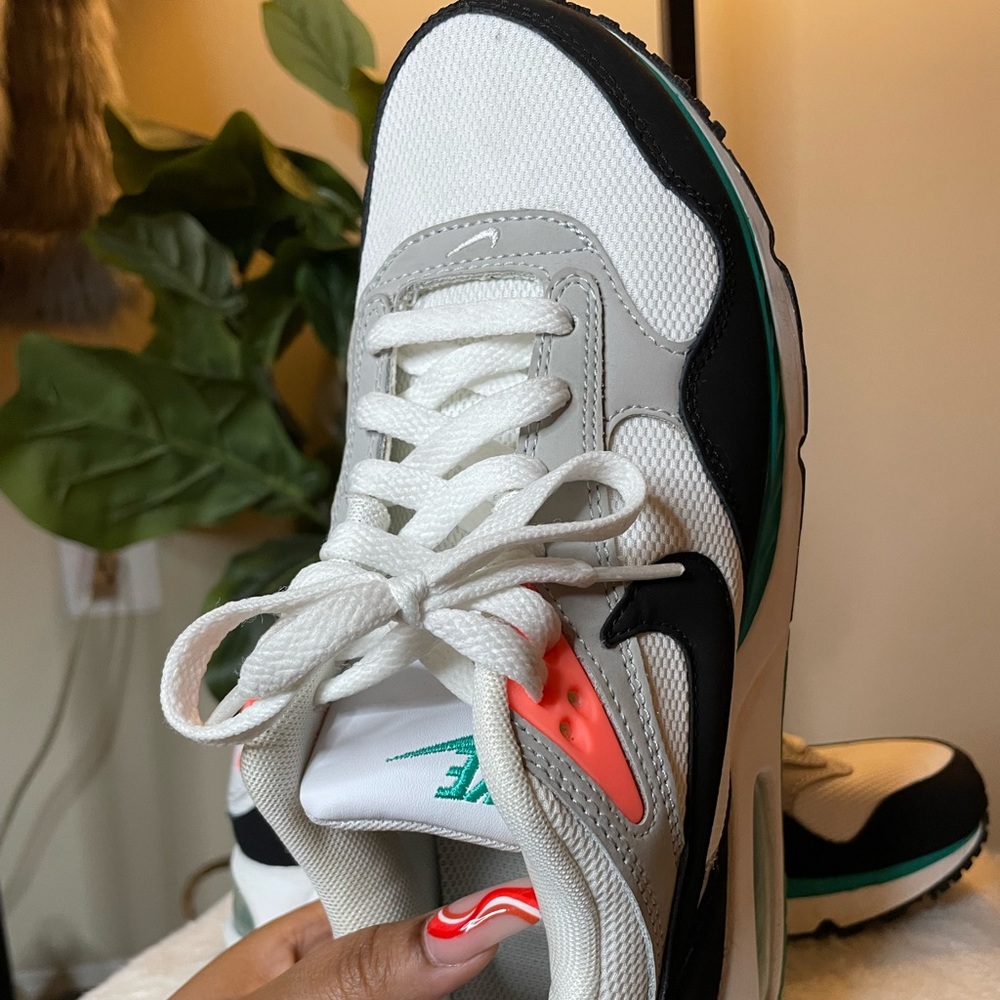Women’s Nike Air Max Correlate